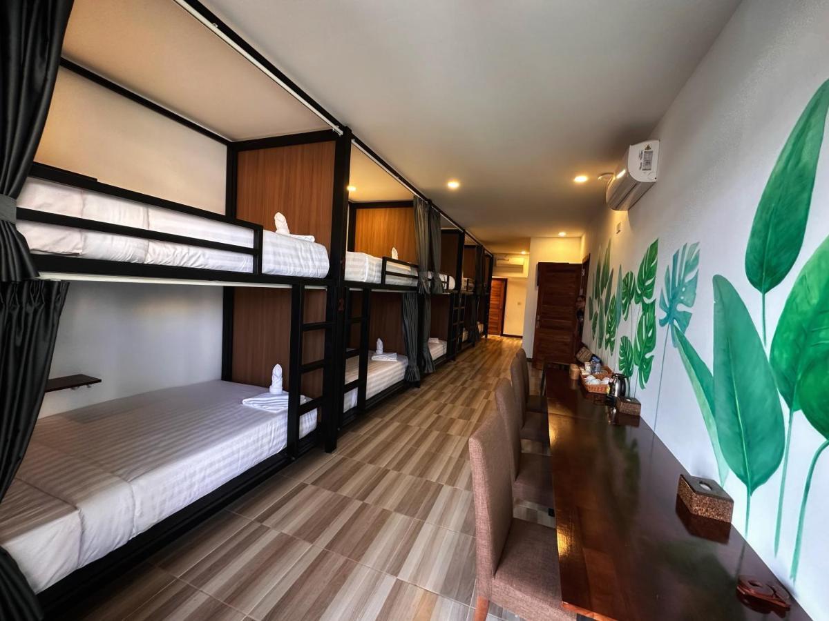 Monsoon Riverside Hotel Phnom Penh Exterior photo